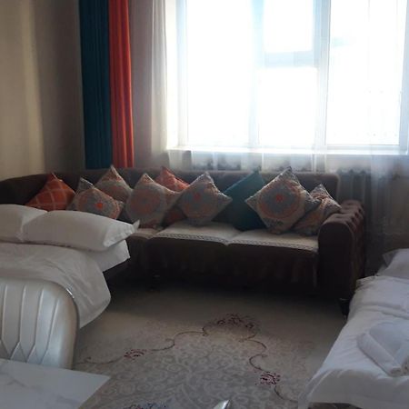 3 Rooms Apartment In The Centre Of Ulgii City Eksteriør billede